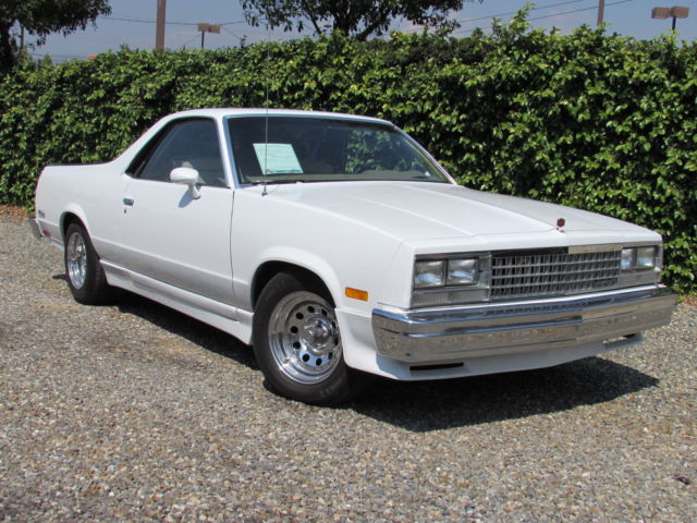 1982 Chevy El Camino 305V8, AC, Super Clean, recently restored. 1982 Chevrolet El Camino