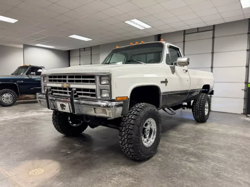 1982 Chevrolet C/K Pickup 3500 Scottsdale, 4x4 - photo 2