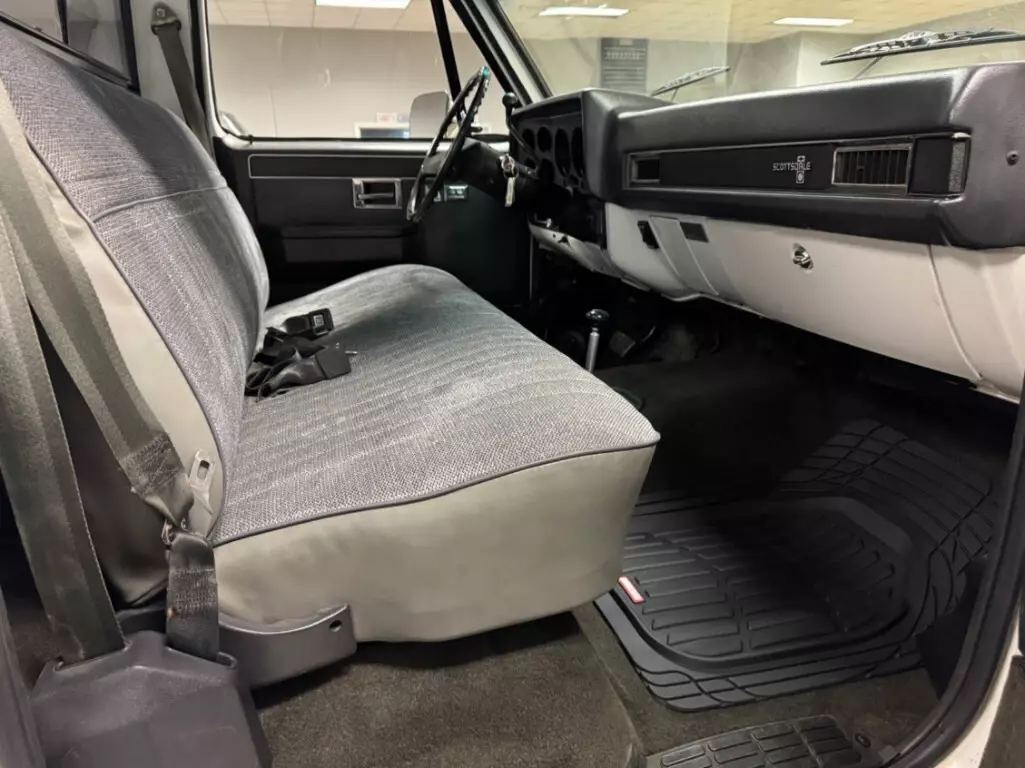1982 Chevrolet C/K Pickup 3500 Scottsdale, 4x4 - photo 8