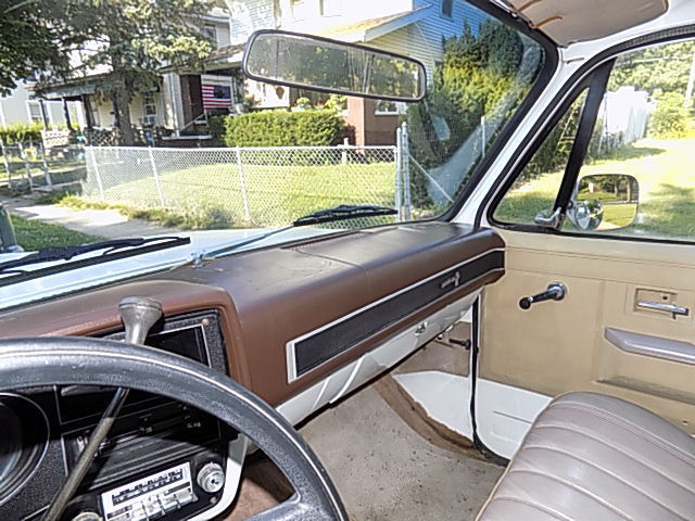 1982 Chevrolet C/K Pickup 2500 Custom - photo 9
