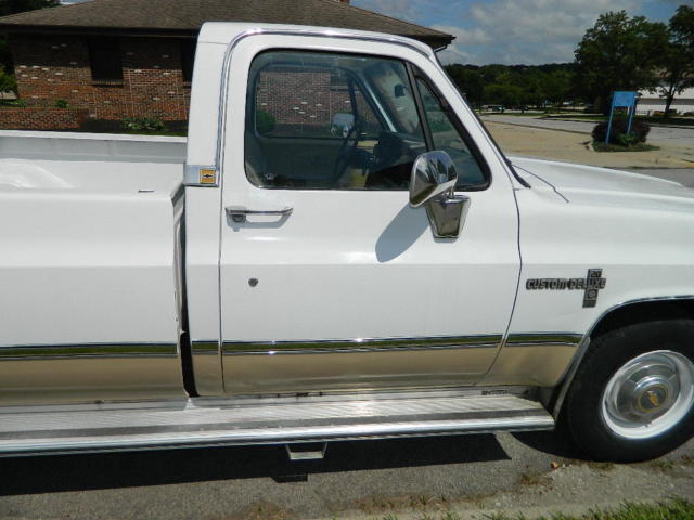 1982 Chevrolet C/K Pickup 2500 - photo 8