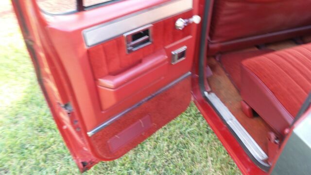 1982 Chevrolet Suburban - photo 10
