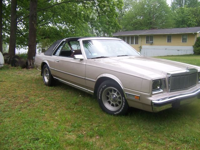 1982 Chrysler Cordoba with T-Tops 1982 Chrysler Cordoba
