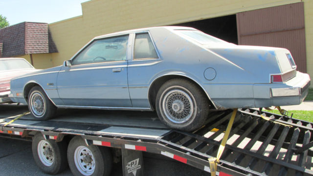 1982 Chrysler Imperial - photo 2