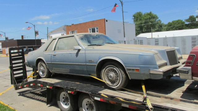1982 Chrysler Imperial - photo 3