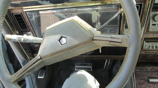 1982 Chrysler Imperial - photo 7