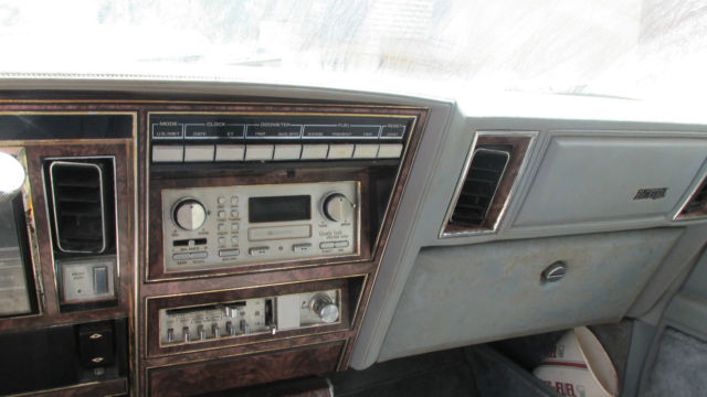1982 Chrysler Imperial - photo 8