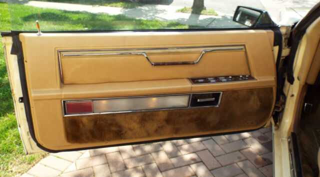 1982 Chrysler Imperial - photo 12