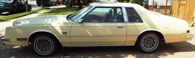 1982 Chrysler Imperial - photo 3