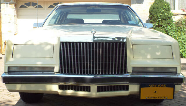 1982 Chrysler Imperial - photo 4