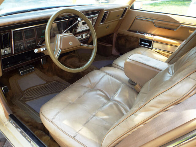 1982 Chrysler Imperial - photo 8