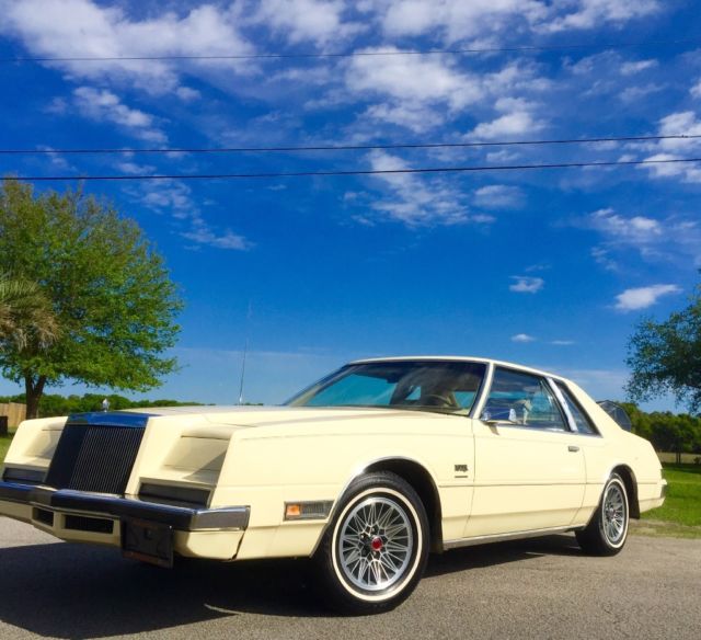 1982 Chrysler Imperial mint , collectible , 1/127 , spotless, only 24k miles 1982 Chrysler Imperial chrysler imperial