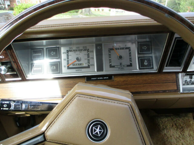 1982 Chrysler LeBaron - photo 4