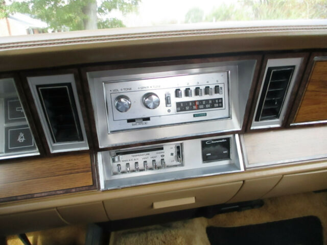 1982 Chrysler LeBaron - photo 5