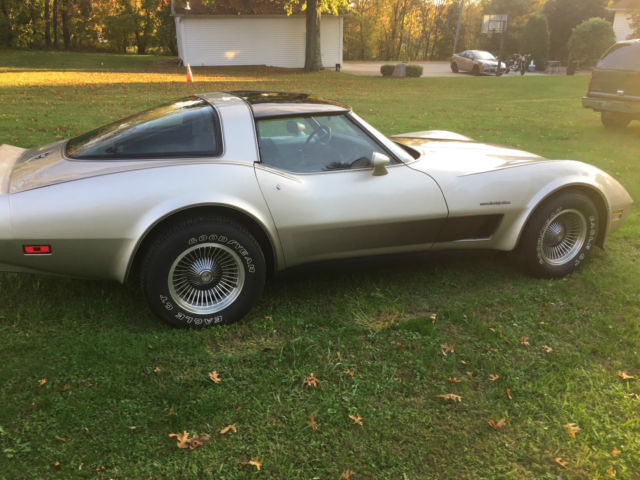 1982 Chevrolet Corvette Collector Edition Coupe - photo 2