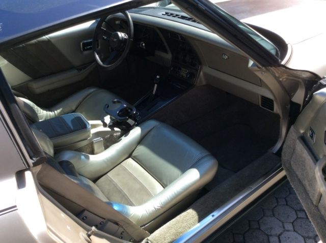 1982 Chevrolet Corvette Collectors Edition - photo 3