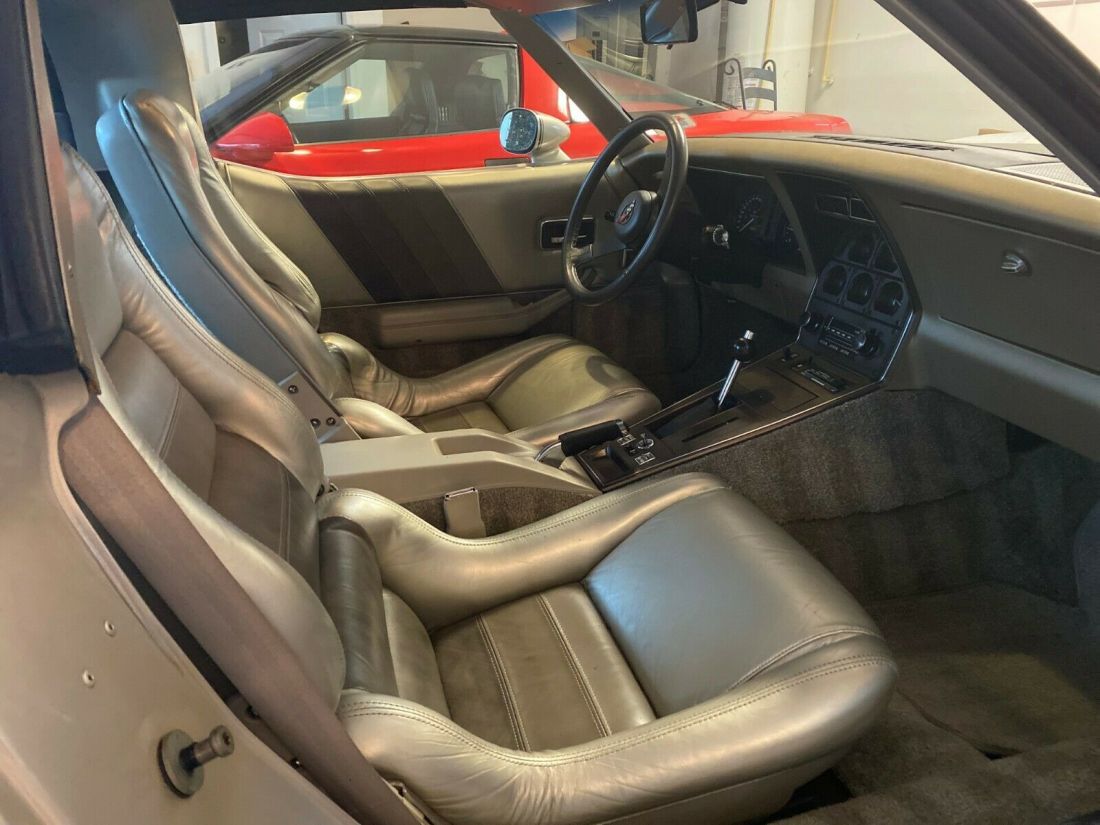 1982 Chevrolet Corvette Leather Upgrades - photo 6