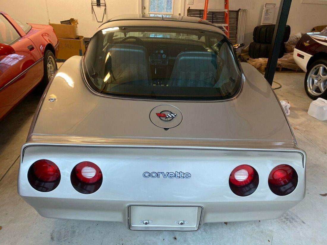 1982 Chevrolet Corvette Leather Upgrades - photo 8