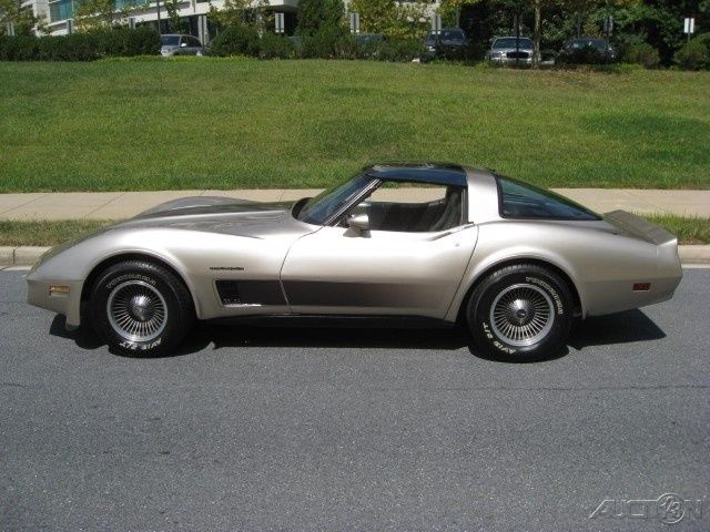 1982 Chevrolet Corvette Collector's Edition - photo 10