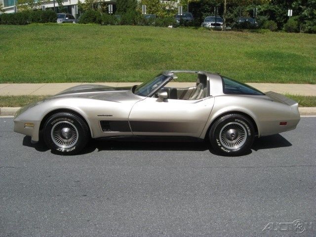 1982 Chevrolet Corvette Collector's Edition - photo 2