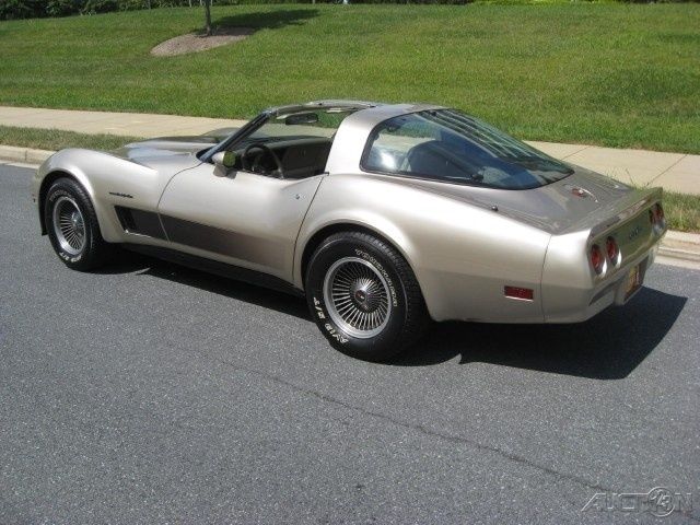 1982 Chevrolet Corvette Collector's Edition - photo 3