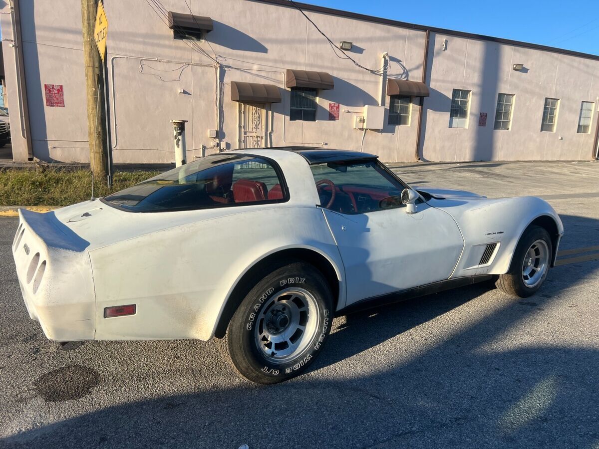 1982 Chevrolet Corvette - photo 13