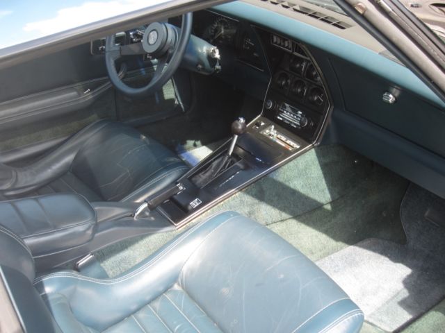 1982 Chevrolet Corvette LEATHER - photo 2