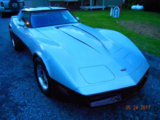 1982 Chevrolet Corvette - photo 4