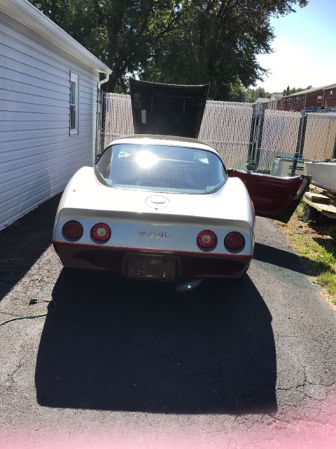 1982 Chevrolet Corvette Two tone silver/ claret - photo 6