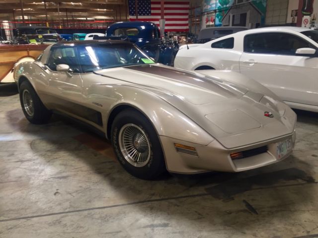 1982 Corvette CE/ Cross-Fire Injection/ Original low Miles/ Factory Tires 1982 Chevrolet Corvette