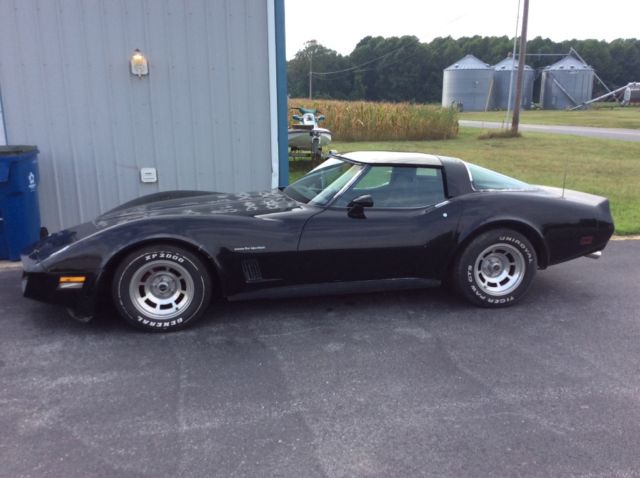1982 corvette collector car , orginal from factory cross fire 1982 Chevrolet Corvette Black