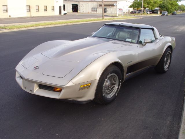 1982 Chevrolet Corvette COLLECTOR EDITION - photo 2