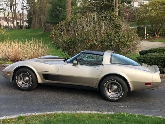 1982 Chevrolet Corvette Collector Edition - photo 4