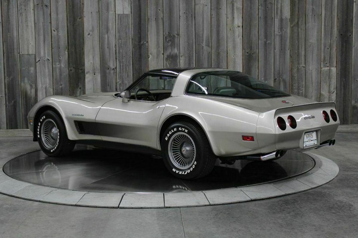 1982 Chevrolet Corvette Collector Edition AC Pwr Wnd/Brk/Str. Auto - photo 2