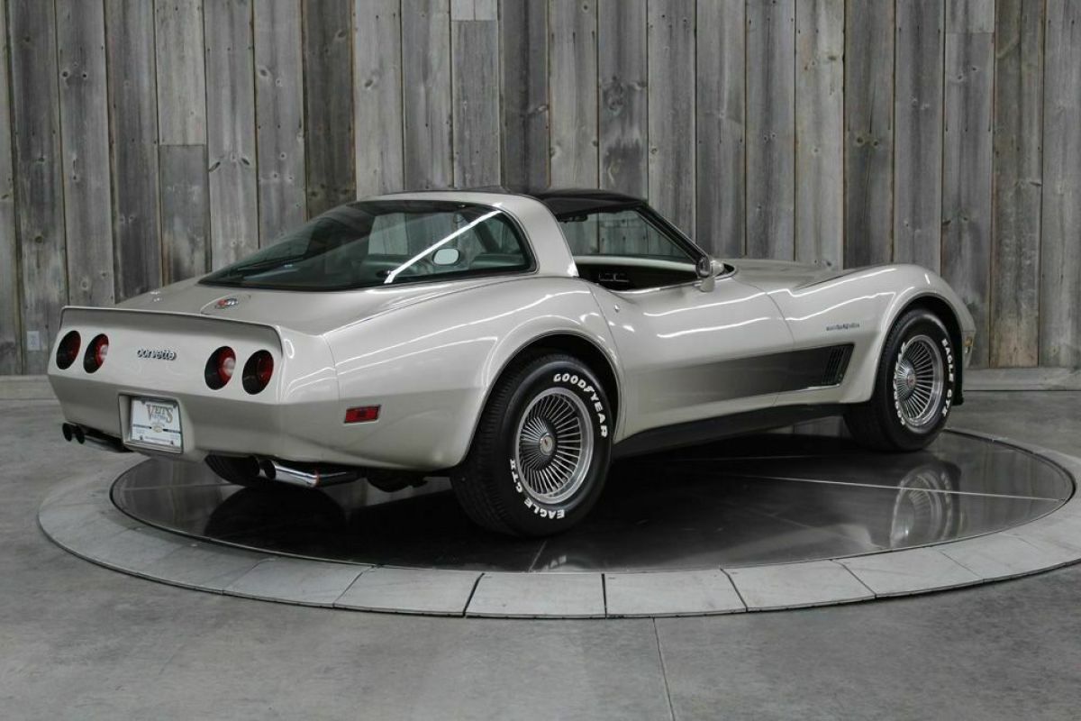 1982 Chevrolet Corvette Collector Edition AC Pwr Wnd/Brk/Str. Auto - photo 3
