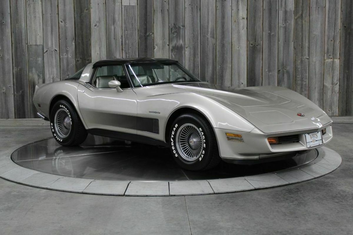 1982 Chevrolet Corvette Collector Edition AC Pwr Wnd/Brk/Str. Auto - photo 4