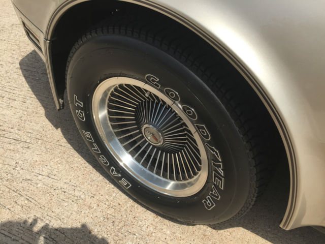 1982 Chevrolet Corvette - photo 7