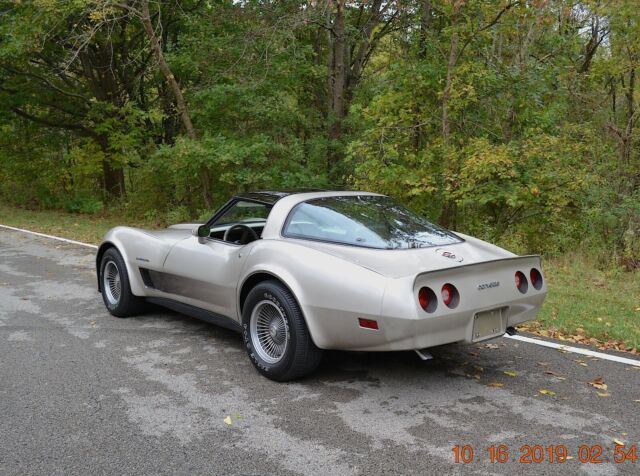 1982 Chevrolet Corvette 350 AUTO LOADED COLLECTOR EDITION - photo 5