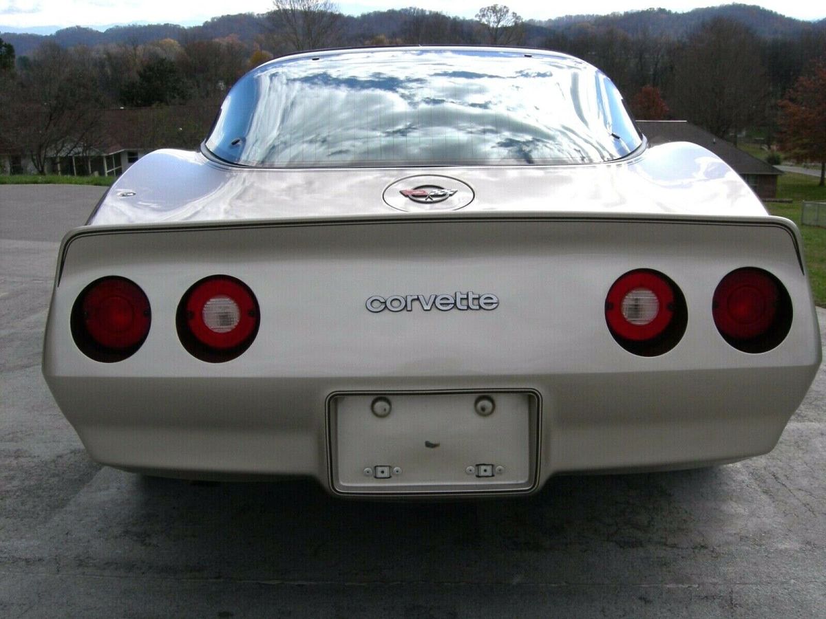 1982 Chevrolet Corvette - photo 2