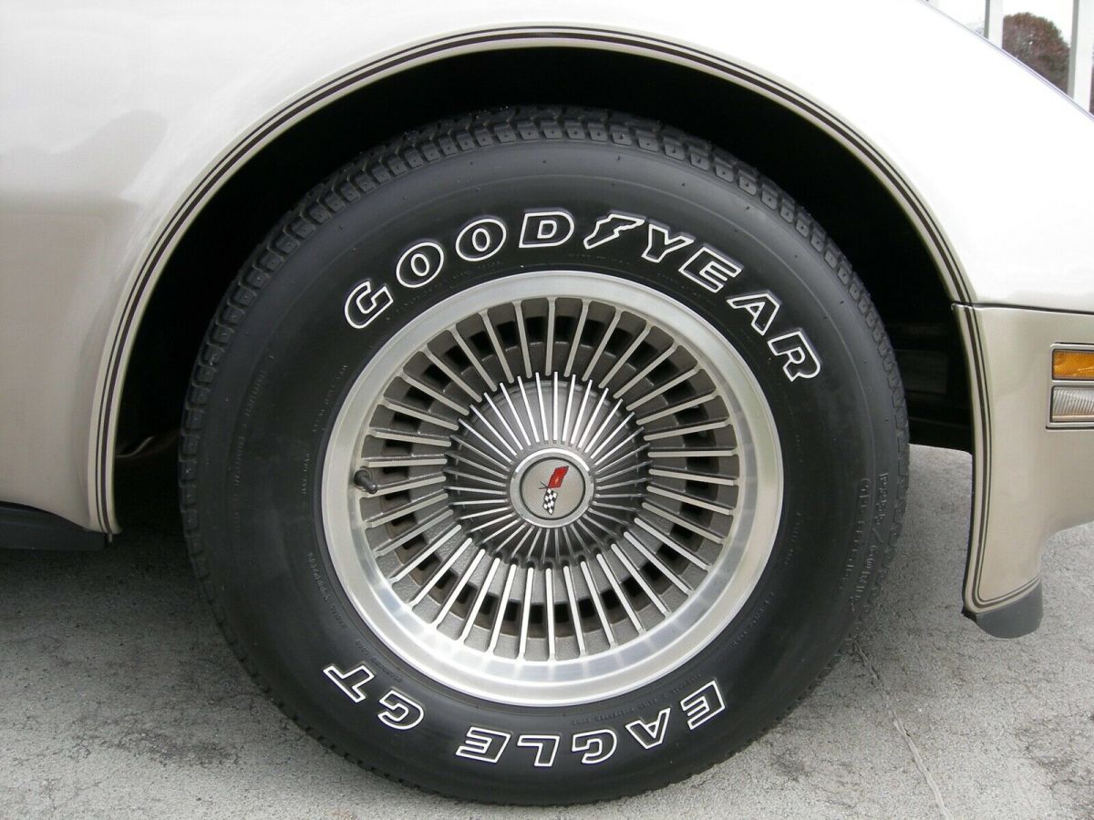 1982 Chevrolet Corvette - photo 4
