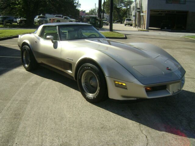 1982 Chevrolet Corvette Collectors Edition - photo 4