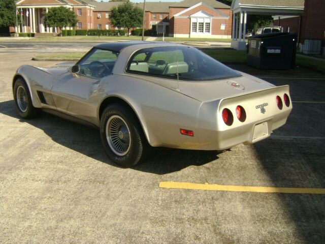 1982 Chevrolet Corvette Collectors Edition - photo 5