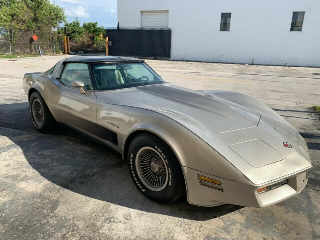 1982 Chevrolet Corvette - photo 10