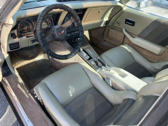 1982 Chevrolet Corvette - photo 13