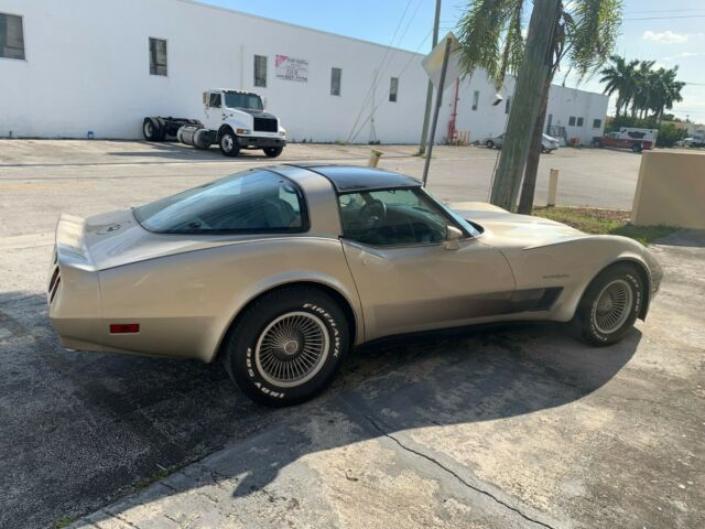 1982 Chevrolet Corvette - photo 8