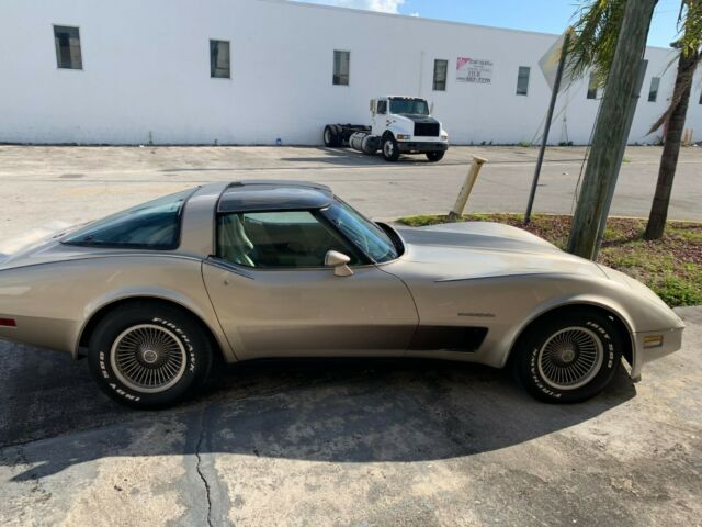 1982 Chevrolet Corvette - photo 9