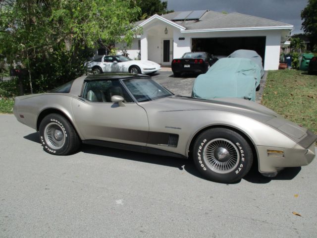 1982 Chevrolet Corvette - photo 11