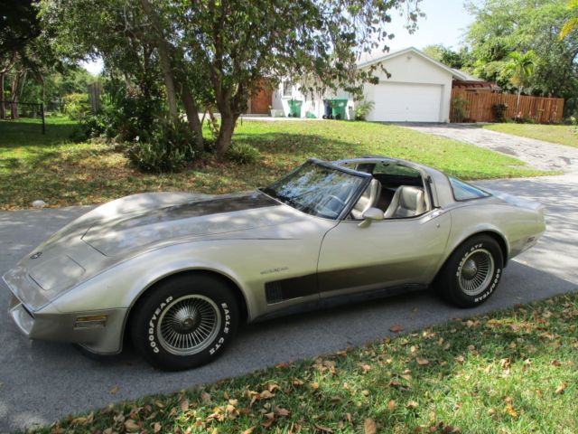1982 Chevrolet Corvette - photo 3