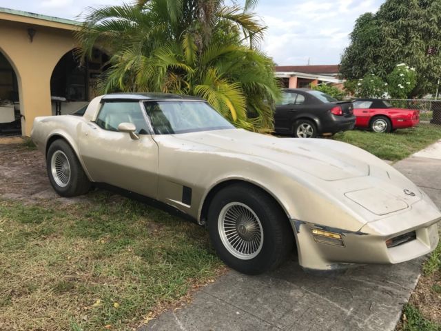 1982 Chevrolet Corvette - photo 2