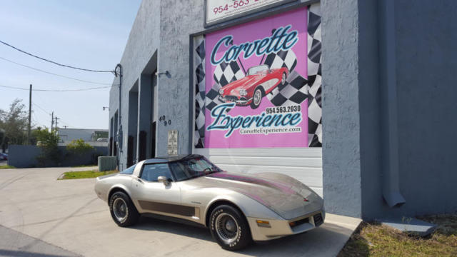 1982 Chevrolet Corvette 2dr Hatchbac